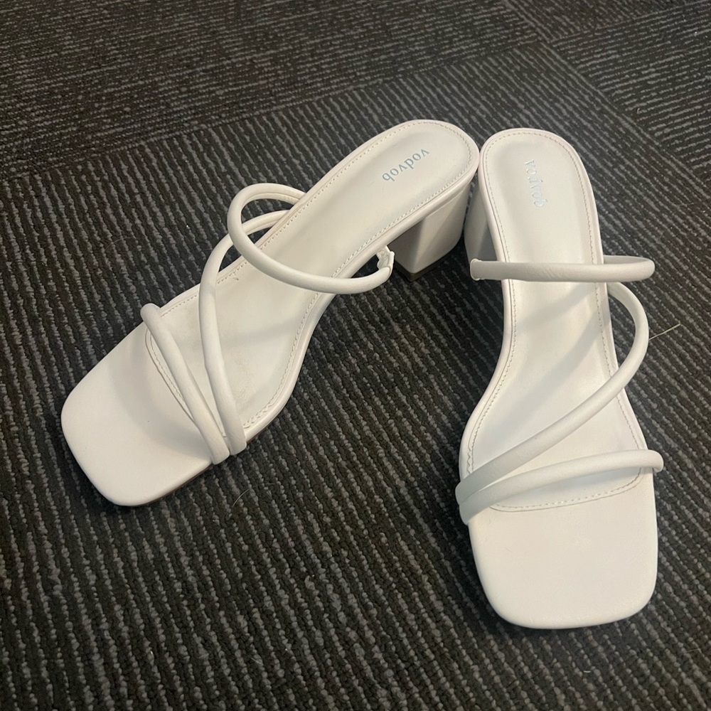 Women’s square toe block heel, white, size 9
